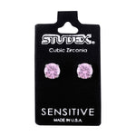 تحميل الصورة إلى عارض المعرض، أقراط أذن من الفولاذ المقاوم للصدأ خالية من مسببات الحساسية ومرصعة بزركونيا مكعبة مقاس 6 مم باللون الوردي